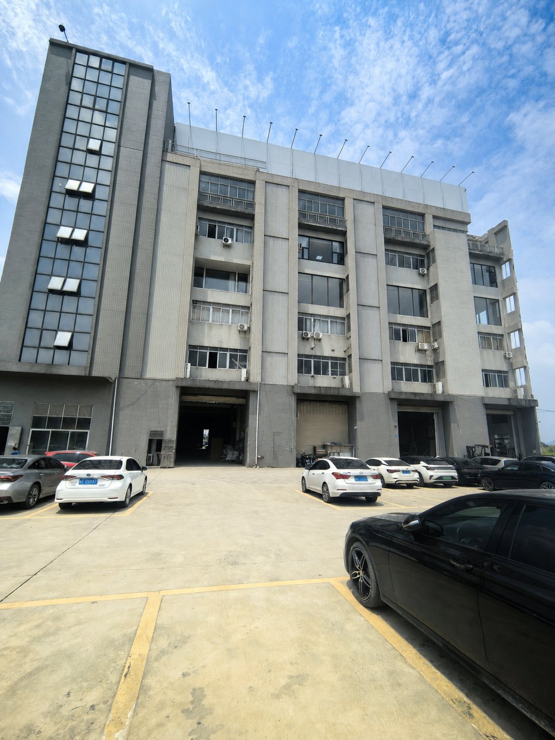 Juxing Furniture factory building exterior