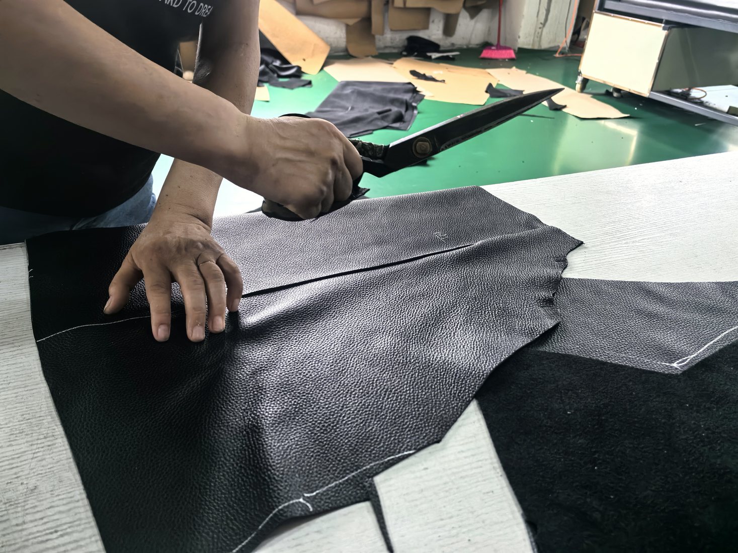 Manual cutting process
